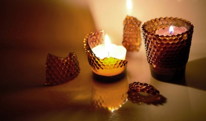 vỡ cốc nến khi đốt nến quá lâu